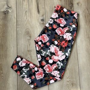 Kira Grace Printed Yoga Pants leggings Size Large